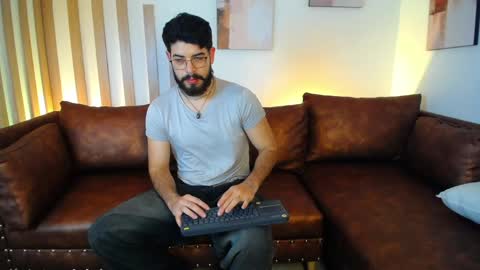 Snapshot of domboy_ chatting on May 28, 2026, 9:12 pm domboy online show from May 28, 2026, 9:12 pm