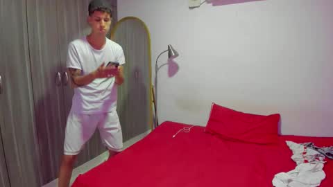 Snapshot of domi_master chatting on October 6, 2025, 4:43 am MASTER online show from October 6, 2025, 4:43 am