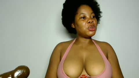 Snapshot of domina_veloura27 chatting on June 17, 2026, 6:49 am laura online show from June 17, 2026, 6:49 am