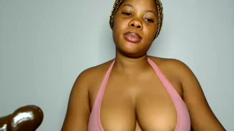 Snapshot of domina_veloura27 chatting on June 23, 2026, 10:19 pm laura online show from June 23, 2026, 10:19 pm