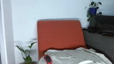 Logan - INDEPENDET MODEL online show from March 26, 2026, 12:39 am