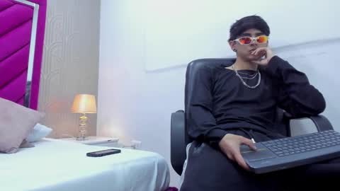 Snapshot of dominic_foox chatting on February 16, 2026, 1:29 pm Dominic foox online show from February 16, 2026, 1:29 pm