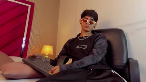 Snapshot of dominic_foox chatting on February 20, 2026, 3:01 pm Dominic foox online show from February 20, 2026, 3:01 pm