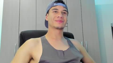 Snapshot of dominic_radccliffe chatting on May 17, 2026, 1:25 am Your real love online show from May 17, 2026, 1:25 am