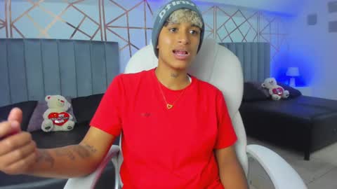 Snapshot of dominick_joness chatting on January 4, 2025, 7:34 pm Dominick online show from January 4, 2025, 7:34 pm