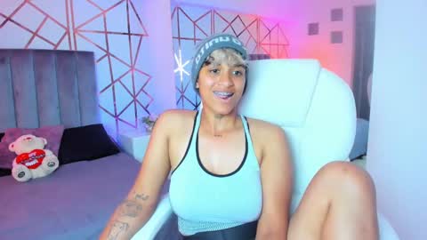 Snapshot of dominick_joness chatting on January 7, 2025, 9:03 pm Dominick online show from January 7, 2025, 9:03 pm