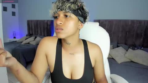 Snapshot of dominick_joness chatting on January 19, 2025, 2:04 am Dominick online show from January 19, 2025, 2:04 am