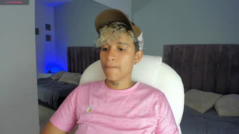 Snapshot of dominick_joness chatting on January 22, 2025, 10:59 pm Dominick online show from January 22, 2025, 10:59 pm