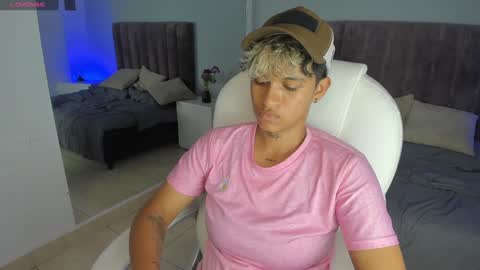 Snapshot of dominick_joness chatting on January 23, 2025, 2:02 am Dominick online show from January 23, 2025, 2:02 am