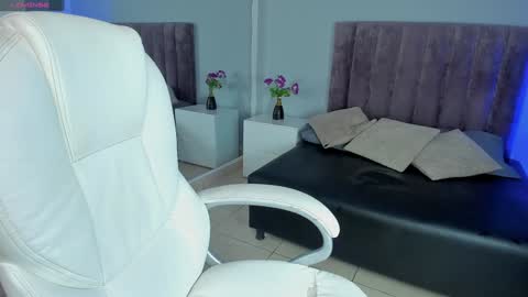 Snapshot of dominick_joness chatting on January 25, 2025, 2:26 am Dominick online show from January 25, 2025, 2:26 am