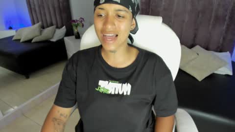 Snapshot of dominick_joness chatting on January 29, 2025, 8:35 pm Dominick online show from January 29, 2025, 8:35 pm