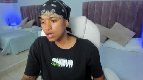 Snapshot of dominick_joness chatting on February 11, 2025, 1:20 am Dominick online show from February 11, 2025, 1:20 am