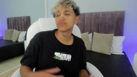 Snapshot of dominick_joness chatting on February 12, 2025, 1:30 am Dominick online show from February 12, 2025, 1:30 am