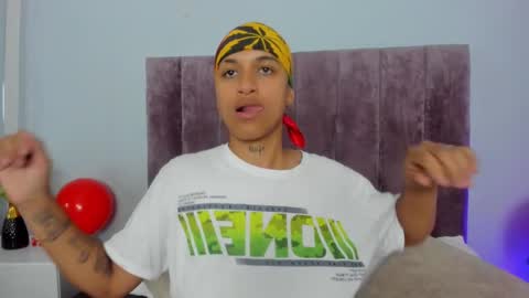 Snapshot of dominick_joness chatting on February 16, 2025, 1:25 am Dominick online show from February 16, 2025, 1:25 am