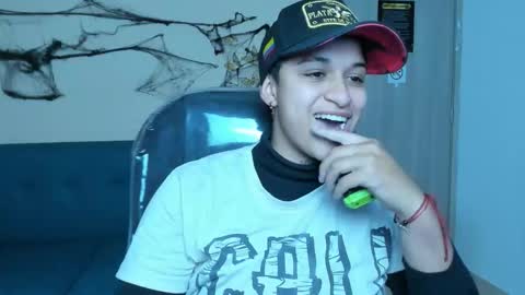 Snapshot of dominick_joness chatting on October 21, 2025, 5:08 am Dominick online show from October 21, 2025, 5:08 am