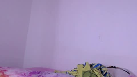 Snapshot of dominika_angel chatting on June 1, 2026, 12:01 am online show from June 1, 2026, 12:01 am