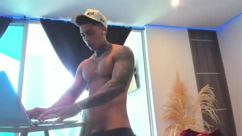 Snapshot of dominiofit chatting on June 11, 2026, 6:28 pm Only fans Ronnie col---InstaRonniecolleman online show from June 11, 2026, 6:28 pm