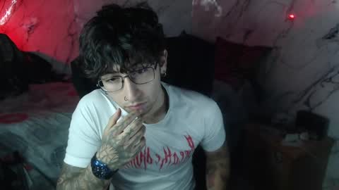 Snapshot of dominus_kane chatting on April 20, 2026, 5:10 am dominus_kane online show from April 20, 2026, 5:10 am