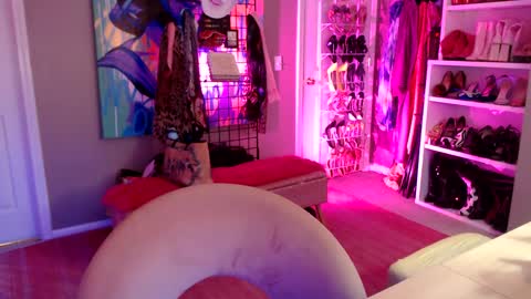 DommeTomorrow online show from December 7, 2024, 2:09 am