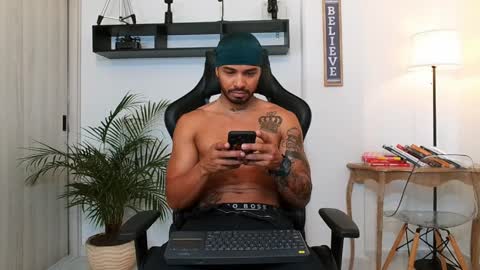 Snapshot of donn_cruz chatting on April 12, 2026, 2:44 pm Victor online show from April 12, 2026, 2:44 pm
