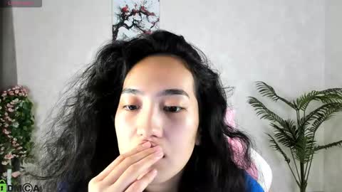 Aura online show from September 17, 2025, 3:41 am