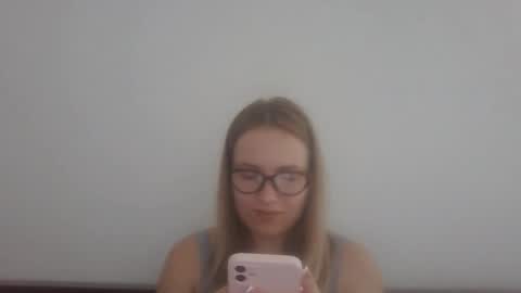 Snapshot of donnahawkins chatting on February 17, 2026, 4:20 am donnahawkins online show from February 17, 2026, 4:20 am