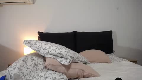 Snapshot of dontcallmeangel_ chatting on October 3, 2025, 9:56 pm Iara online show from October 3, 2025, 9:56 pm