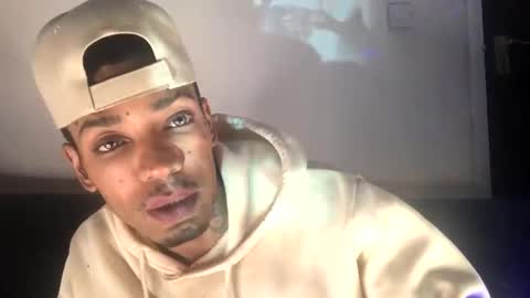 Snapshot of donteboss13 chatting on October 26, 2025, 3:34 am Donte online show from October 26, 2025, 3:34 am
