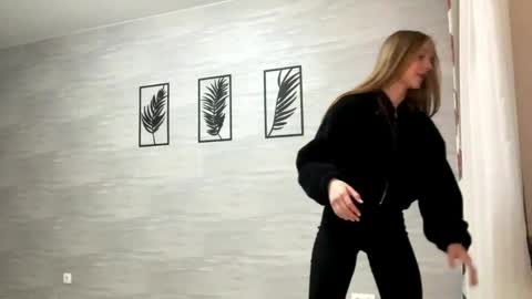 Anika online show from April 10, 2026, 11:31 pm