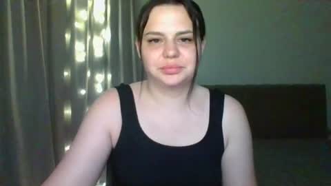 Snapshot of dori_cutie chatting on June 17, 2026, 6:09 pm dori_cutie online show from June 17, 2026, 6:09 pm