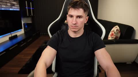 Dorian Reyes online show from December 17, 2024, 2:01 am