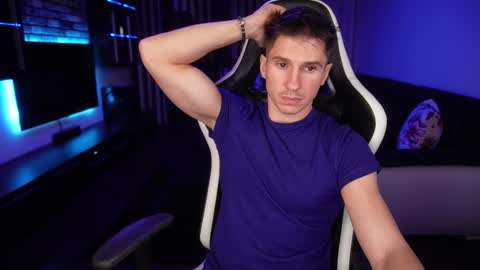 Dorian Reyes online show from December 21, 2024, 3:14 am