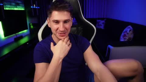 Dorian Reyes online show from December 22, 2024, 1:34 am