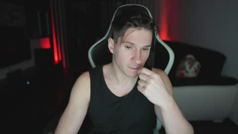 Dorian Reyes online show from April 1, 2026, 11:35 pm