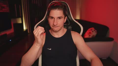 Dorian Reyes online show from April 13, 2026, 11:10 pm