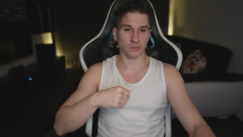 Dorian Reyes online show from April 21, 2026, 1:42 am