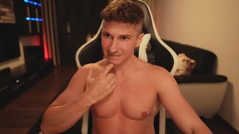 Snapshot of dorianreyes chatting on July 4, 2026, 11:11 pm Dorian Reyes online show from July 4, 2026, 11:11 pm
