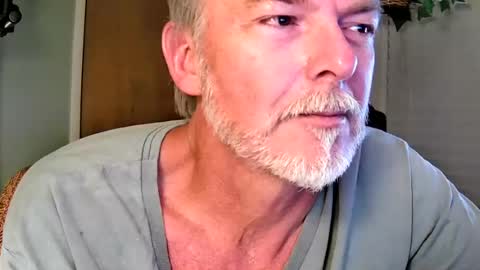 doriansez online show from July 6, 2026, 7:05 am
