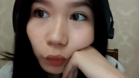 YuKi  online show from October 8, 2025, 10:13 am