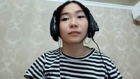 YuKi  online show from October 11, 2025, 12:04 pm