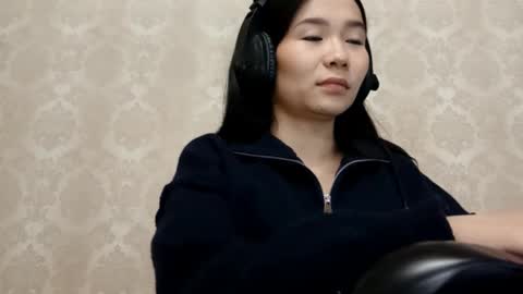 YuKi  online show from October 31, 2025, 6:31 pm