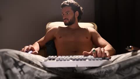 Snapshot of double_luckystrike chatting on February 18, 2026, 6:59 pm Keen online show from February 18, 2026, 6:59 pm