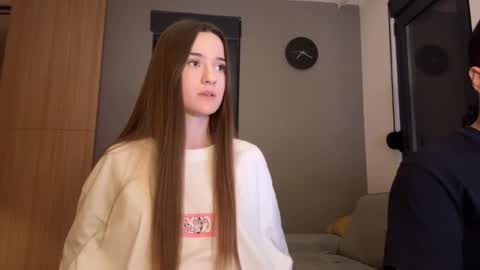 Alice and Mark online show from October 19, 2025, 10:32 pm