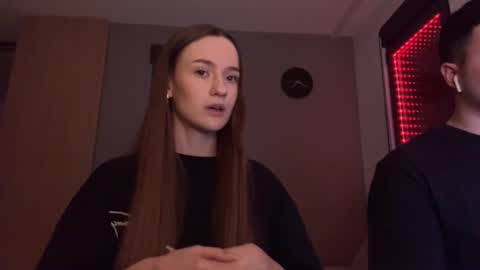 Alice and Mark online show from November 14, 2025, 9:13 pm