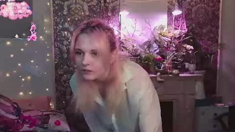Snapshot of doublebubble_ chatting on July 7, 2026, 2:14 am DiBi online show from July 7, 2026, 2:14 am