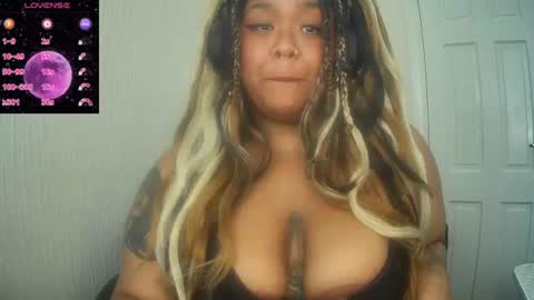 Snapshot of doubleddelirium chatting on June 17, 2026, 12:40 pm DeeDee online show from June 17, 2026, 12:40 pm