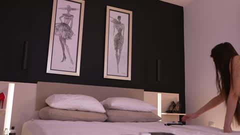    .         . online show from January 5, 2025, 2:30 pm