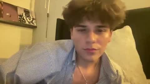 Snapshot of downlow_22 chatting on September 27, 2025, 1:49 pm DownLow 22 online show from September 27, 2025, 1:49 pm