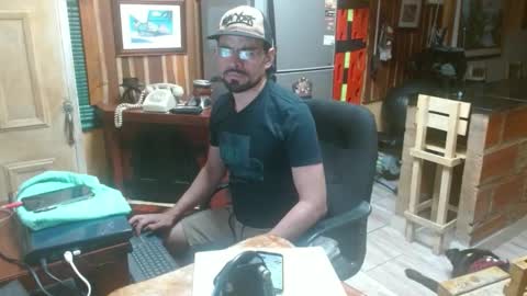 Snapshot of dr_simon84 chatting on December 16, 2024, 1:31 am Dr Simon online show from December 16, 2024, 1:31 am