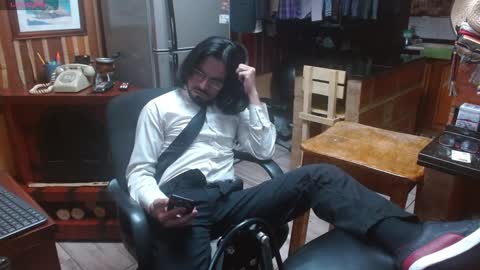 Snapshot of dr_simon84 chatting on December 21, 2024, 9:33 am Dr Simon online show from December 21, 2024, 9:33 am